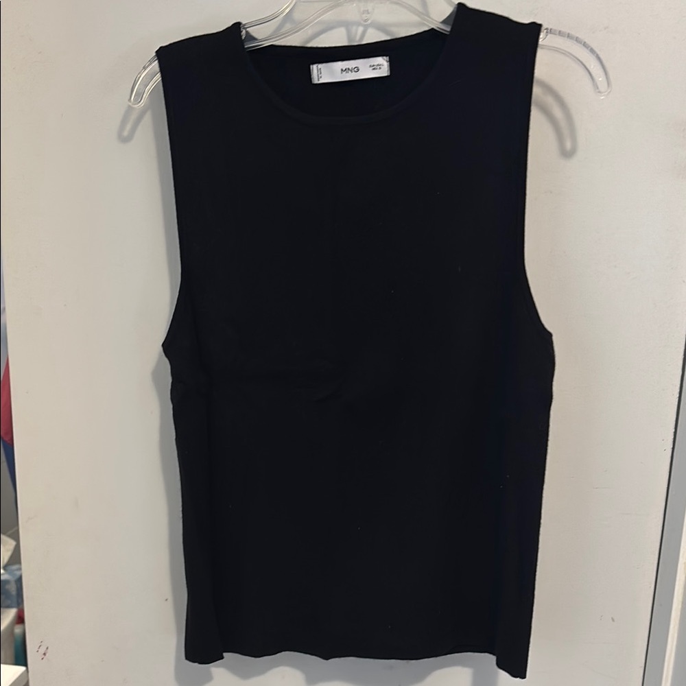 Black Boxy Sleeveless Muscle Tee